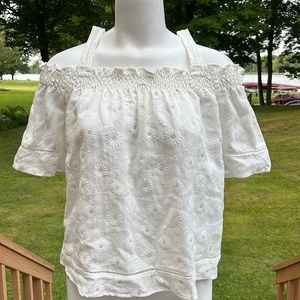 NWT Love Notes cold shoulder top L